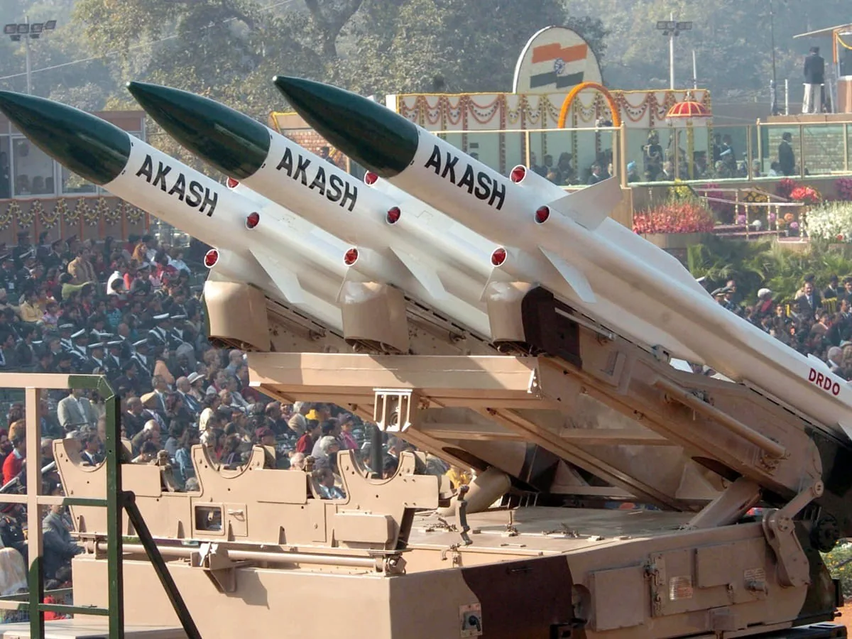 12% टूट सकता है यह डिफेंस स्टॉक, एक्सपर्ट ने कहा बेच दो, आज लुढ़का है भाव