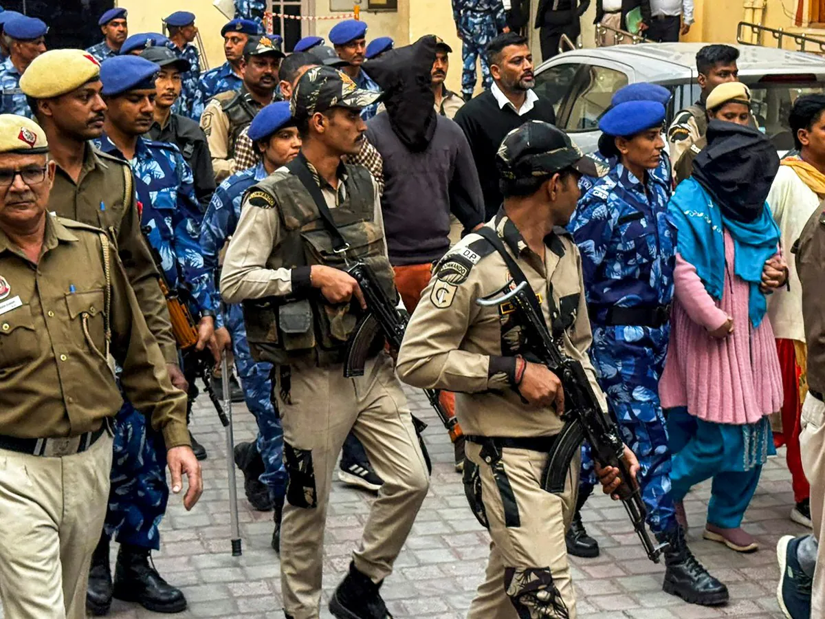 लाल किला धमाका: मौलवी इरफान ने 300 से ज्यादा कश्मीरियों में भरा आतंक वाला जहर
