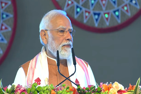 “दशकों की उपेक्षा को अब विकास में बदल रही है सरकार…” गुवाहाटी में पीएम मोदी ने बोला कांग्रेस पर तीखा हमला