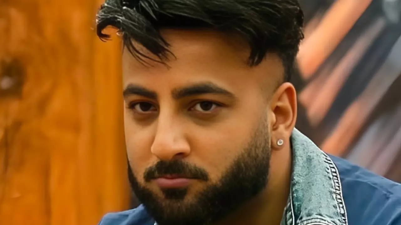 ‘Big Boss 19’ से बाहर हुए शहबाज बदेशा, रो पड़े सिंगर अमाल मलिक, कहा- “पता नहीं क्यों आया…”