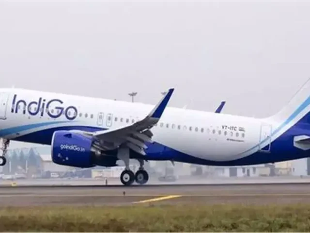 IndiGo: इंडिगो की करीब 500 से ज्यादा फ्लाइट कैंसिल, कई एयरपोर्ट्स पर यात्रियों ने जमकर किया हंगामा