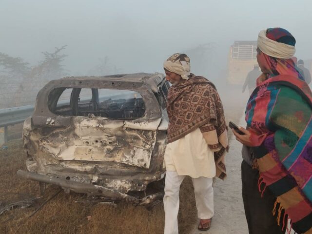 घने कोहरे के कारण यमुना एक्सप्रेस-वे पर हुआ दर्दनाक हादसा, सात बसें और तीन कारें आपस में टकराई, 10 लोगों की मौत