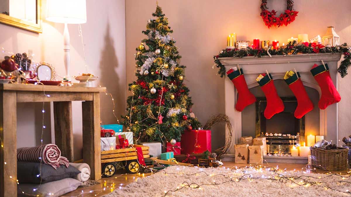 Christmas Decoration Ideas: क्रिसमस के इन आसान ट्रेंडी आइडियाज़ को करें फॉलो, घर को सजाने में देंगे फेस्टिव वाइब्स…