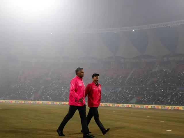 IND vs SA: चौथा टी-20 मैच रद्द होने पर फूटा फैंस का गुस्सा, बीसीसीआई के फैसले पर उठ रहे गंभीर सवाल