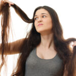 Hair Care: सर्दियों में बाल क्यों हो जाते हैं ज्यादा ड्राई? जानिए हेयर ऑयलिंग करते समय होने वाली आम गलतियां…