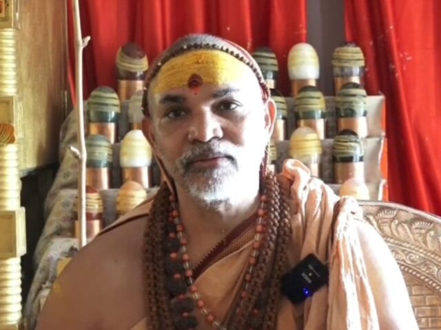 Prayagraj: स्वामी अविमुक्तेश्वरानंद ने माघ मेले विवाद के बाद प्रयागराज से प्रस्थान किया, न्याय की प्रतीक्षा की कही बात