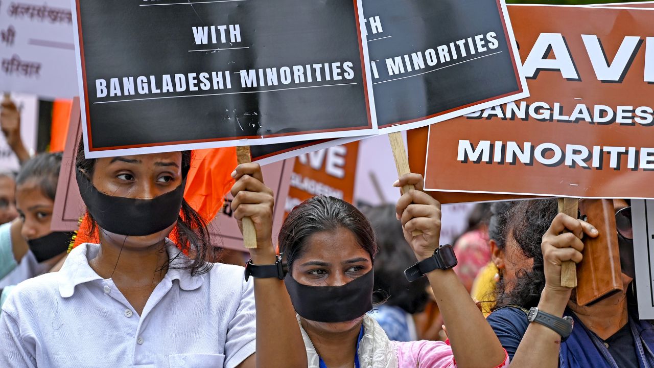 Bangladesh Violence: बांग्लादेश में अल्पसंख्यकों पर बढ़ती जा रही हिंसा, 18 दिनों में 6 हिंदुओं की हत्या, आखिर क्यों चुप है यूनुस सरकार?