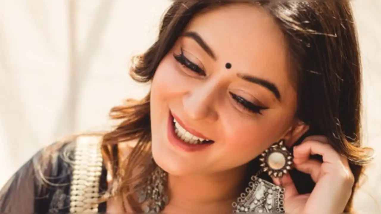 Mahi Vizh’s Post: माही विज का तलाक के बाद इमोशनल पोस्ट हुआ वायरल, जानिए आखिर कौन हैं वो खास शख्स?