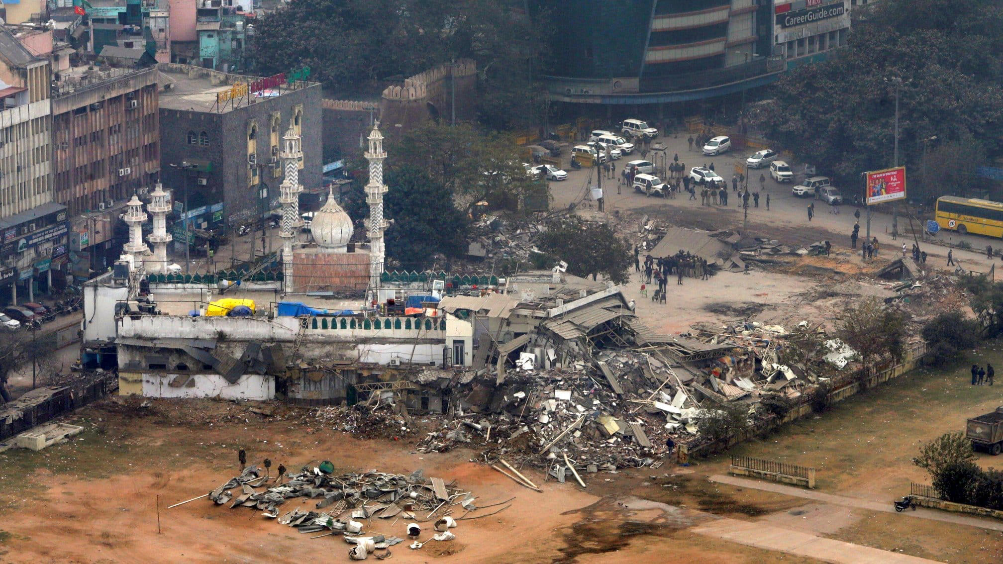 Delhi: तुर्कमान गेट पर अतिक्रमण हटाने के दौरान भीड़ ने पुलिस व MCD कर्मियों पर किया पथराव, FIR दर्ज, पांच गिरफ्तार