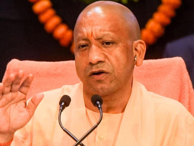 UP Cabinet Meeting: शिक्षकों को बड़ी राहत, अब मिलेगा कैशलेस इलाज, कैबिनेट बैठक में लगी कई अहम फैसलों पर मुहर