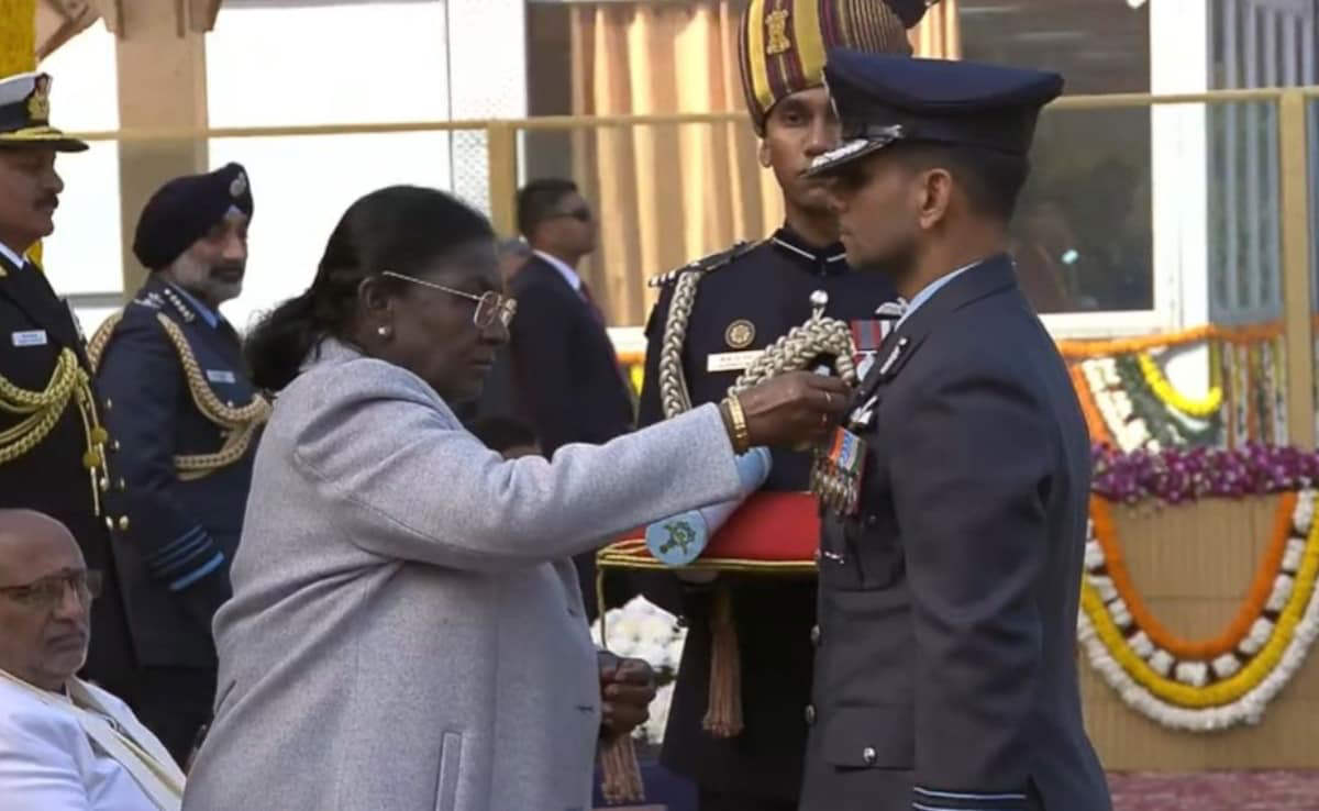 77th Republic Day 2026: ISS पर कदम रखने वाले पहले भारतीय बने शुभांशु शुक्ला, द्रौपदी मुर्मू ने ‘अशोक चक्र’ से किया सम्मानित