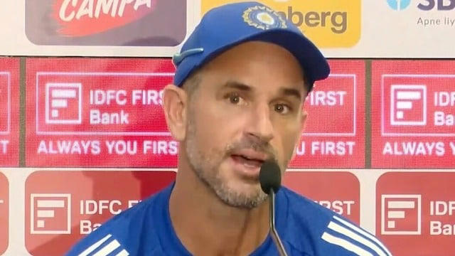 IND vs NZ: राजकोट वनडे में नीतीश कुमार रेड्डी हुए फेल, कोच रेयान टेन डोएशे ने लगाई जमकर क्लास