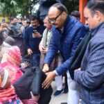 डिप्टी सीएम ब्रजेश पाठक ने कैंट विधानसभा में जरूरतमंदों को बांटे कंबल, कहा- “भाजपा सरकार गरीबों की मदद के लिए हर वक्त तैयार…”