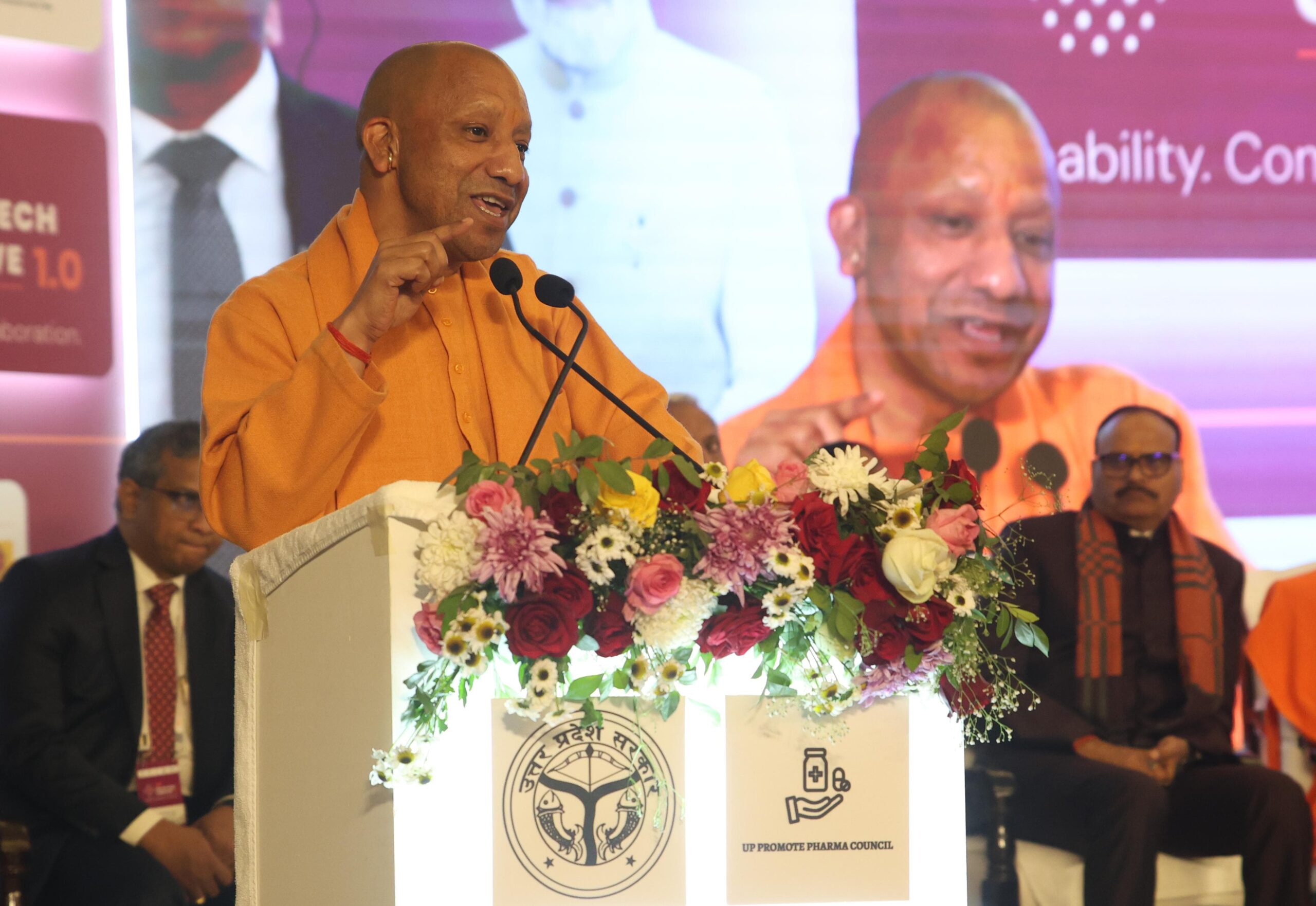 Lucknow: योगी सरकार की बड़ी पहल, गोवंश के लिए दो वर्षों में 35 हजार हेक्टेयर भूमि पर होगा हरा चारा उत्पादन