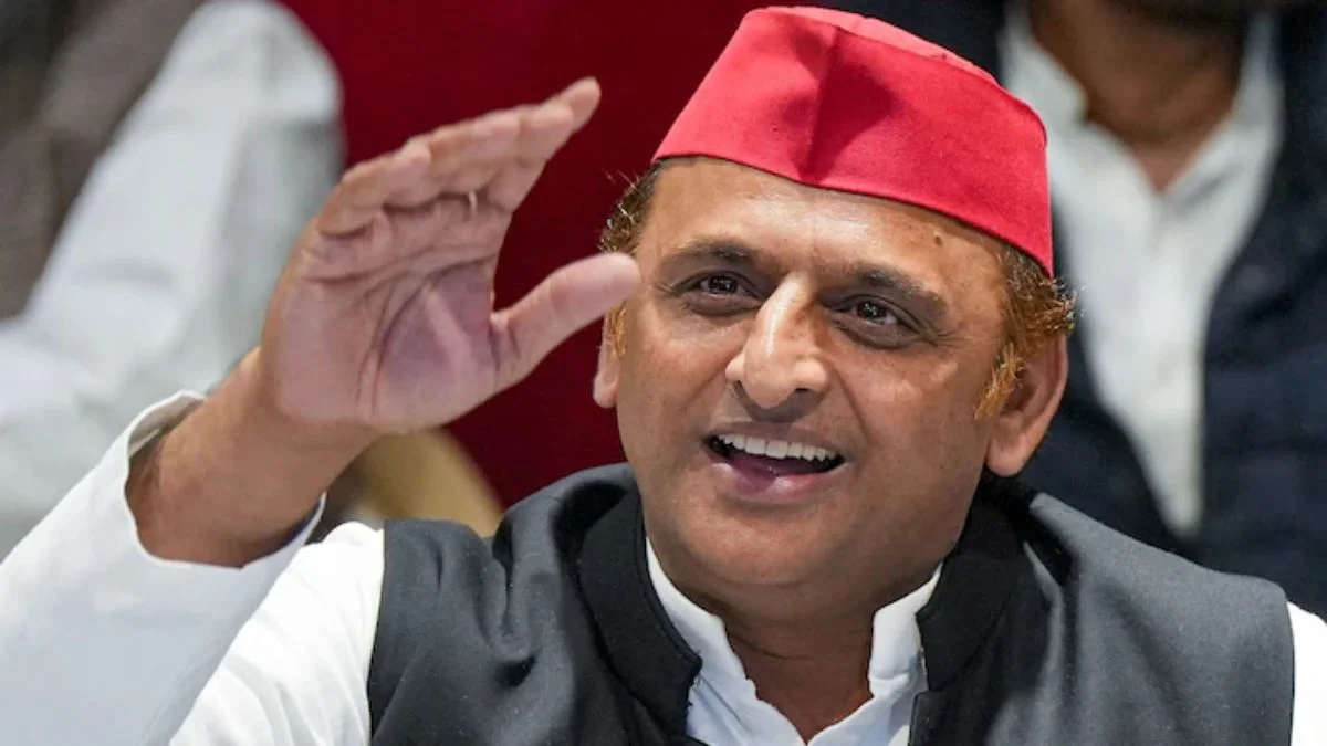 UP Election 2027: चुनाव से पहले अखिलेश यादव का बड़ा ऐलान… 300 यूनिट फ्री बिजली और महिलाओं को ₹40,000 पेंशन का वादा